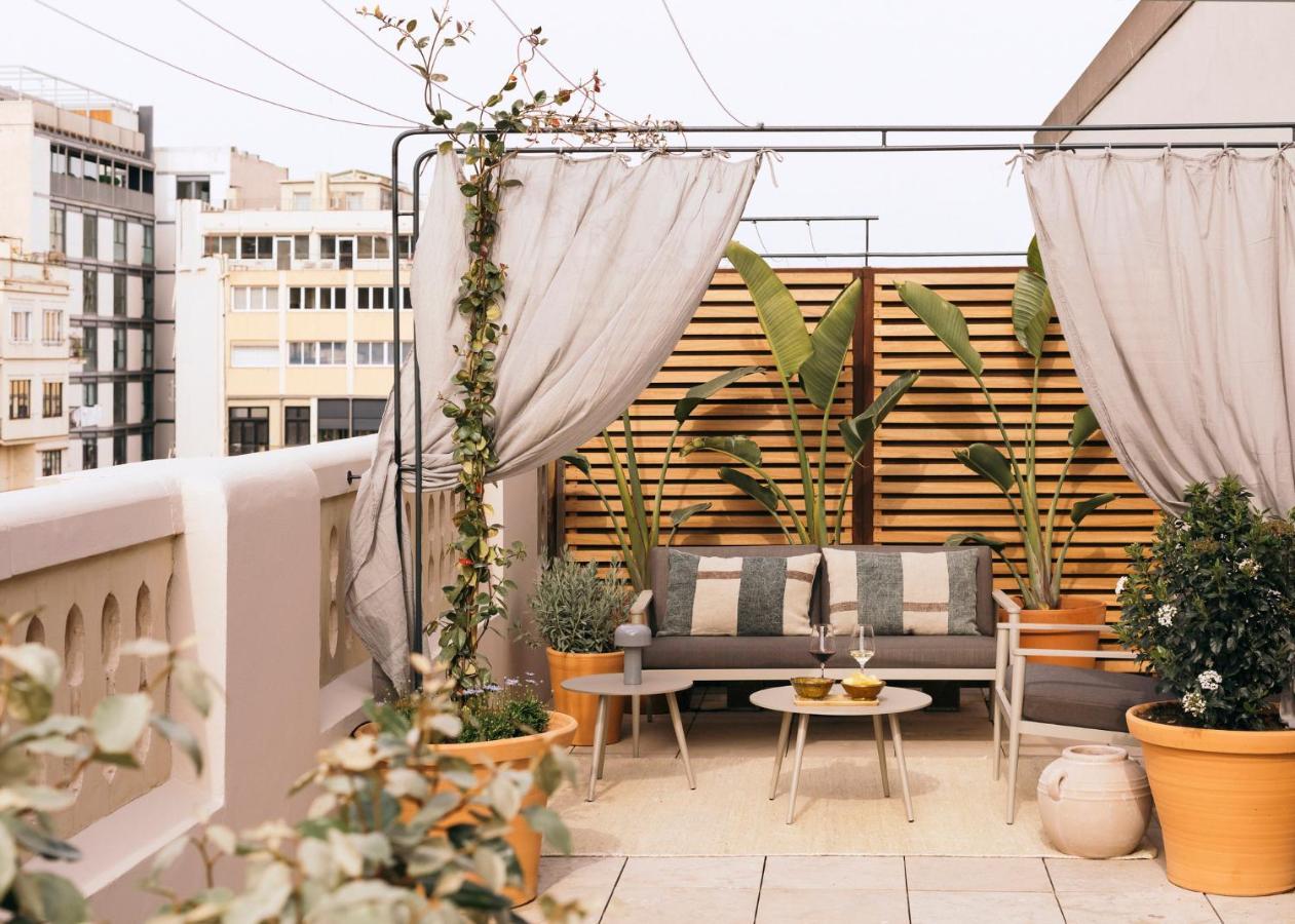 Hotel Casa Sagnier Barcelona Exterior foto A balcony